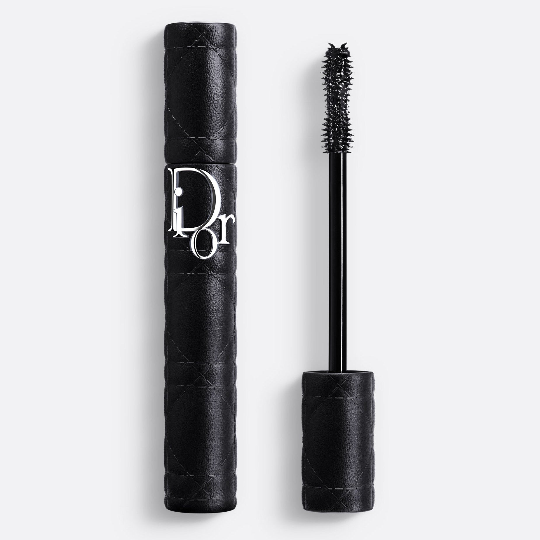 Diorshow Overvolume - מסקרה המעניקה תוספת נפח דרמטית לאפקט ריסים מלאכותיים