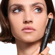 Diorshow Overvolume - מסקרה המעניקה תוספת נפח דרמטית לאפקט ריסים מלאכותיים