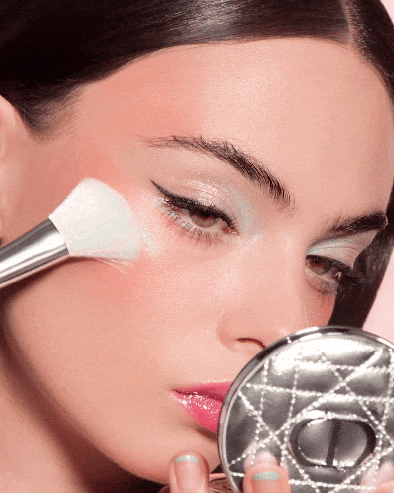 251208_DIOR_SPRINGLOOK26_MINTLOOK_15SEC_4x5_VI-ezgif.com-cut_1.gif