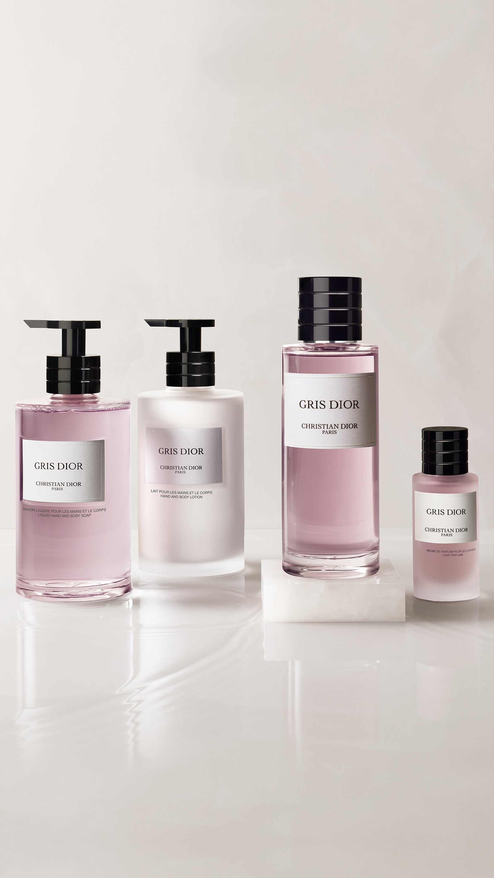 A25F083_LCP_BATH_AND_BODY_25_P07G_Gamme_GRIS_DIOR_1688x3000_0ff1a765-df53-4549-a9dd-9cf7323cce81.jpg