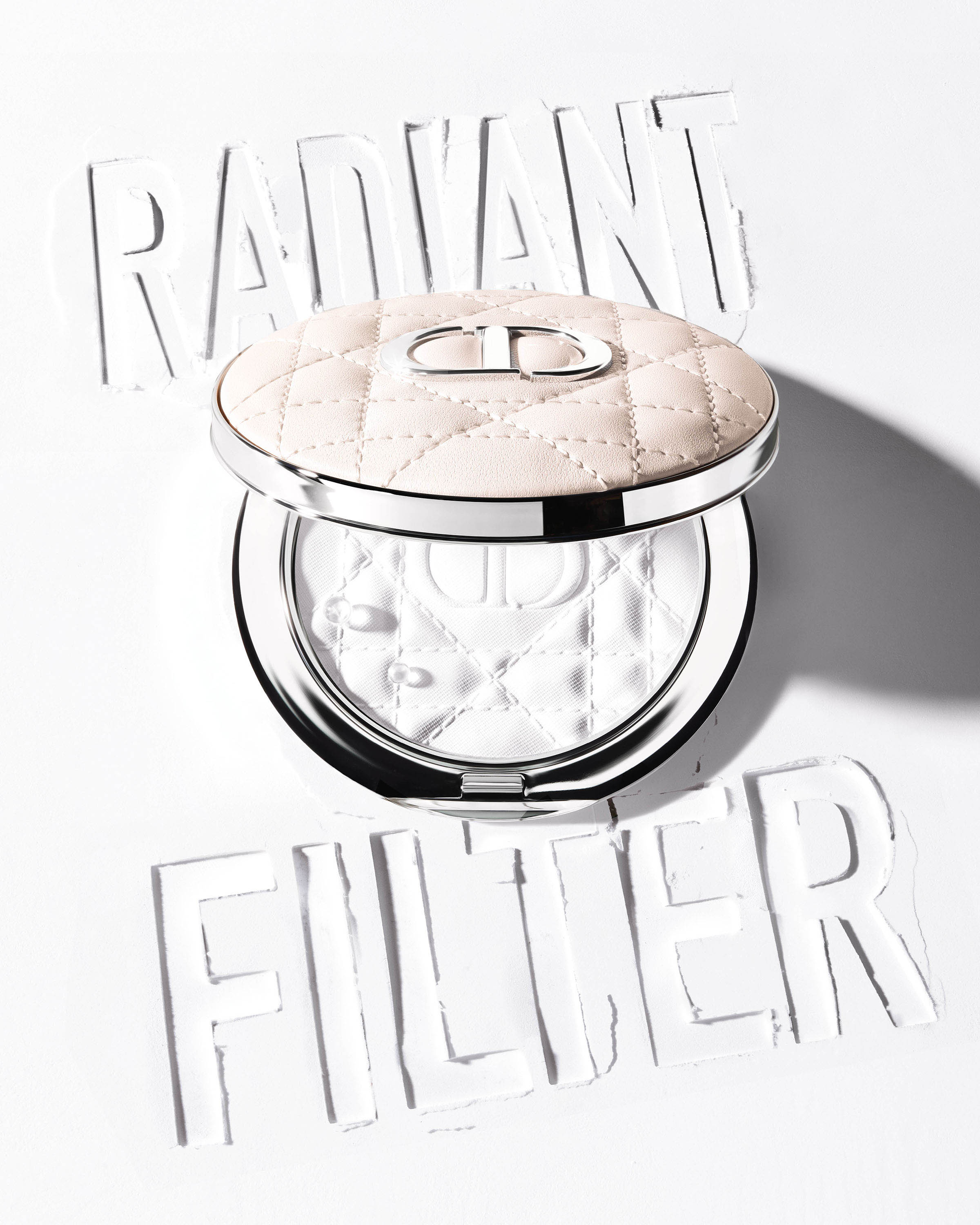 A25M158_Forever_S2_P05E_SOLOPOWDER_RADIANT_2400x3000_6e786862-b09c-4466-93f6-ff011265b19c.jpg