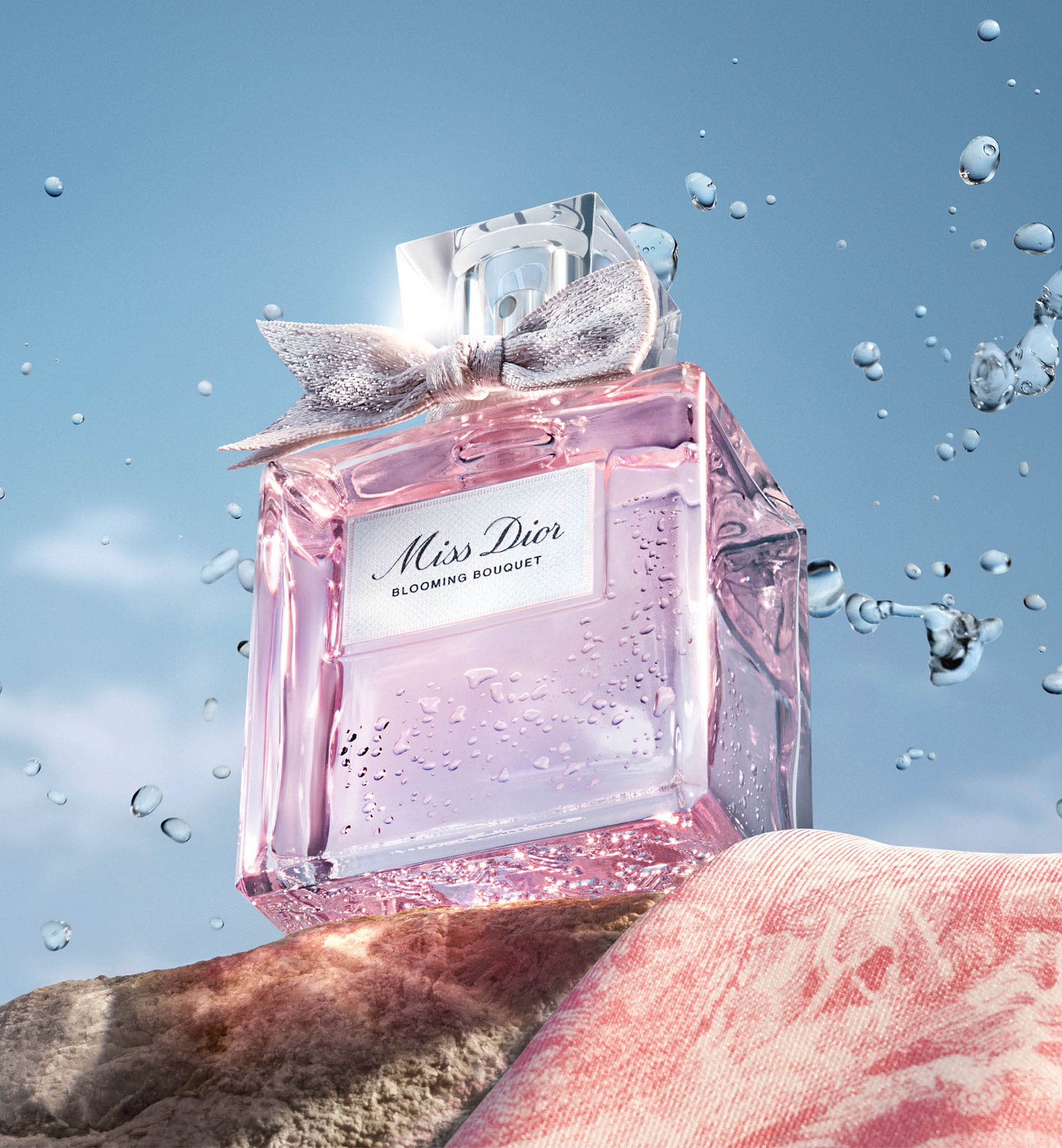 A25_SUMMER_P01H_MISS_DIOR_BB_1850X2000_450da3be-d551-47fb-b194-37139c3ca5e8.jpg