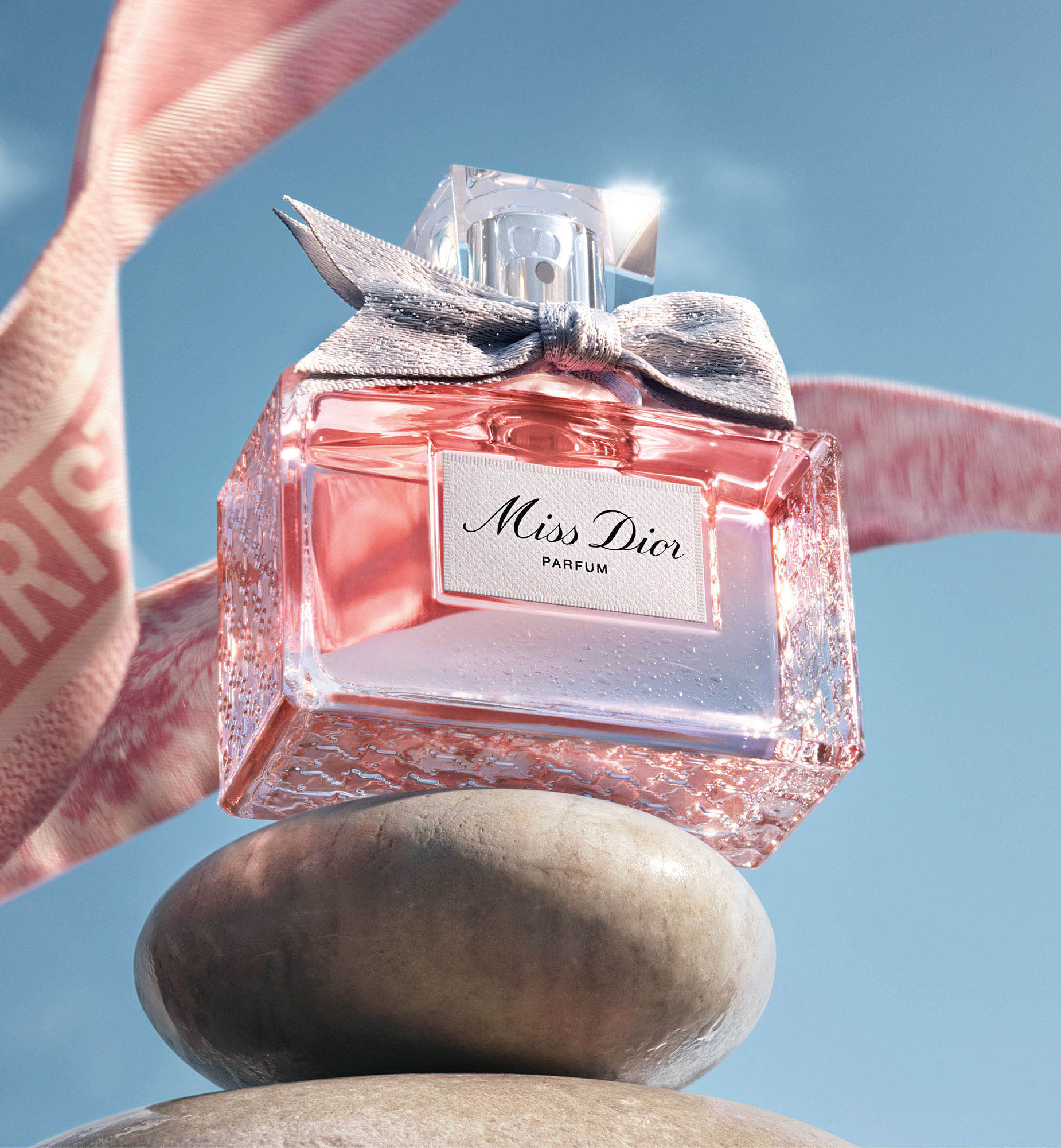 A25_SUMMER_P02G_MISS_DIOR_PARFUM_1850X2000_f65c8cd1-b0d9-4107-9deb-1184d38b4a52.jpg