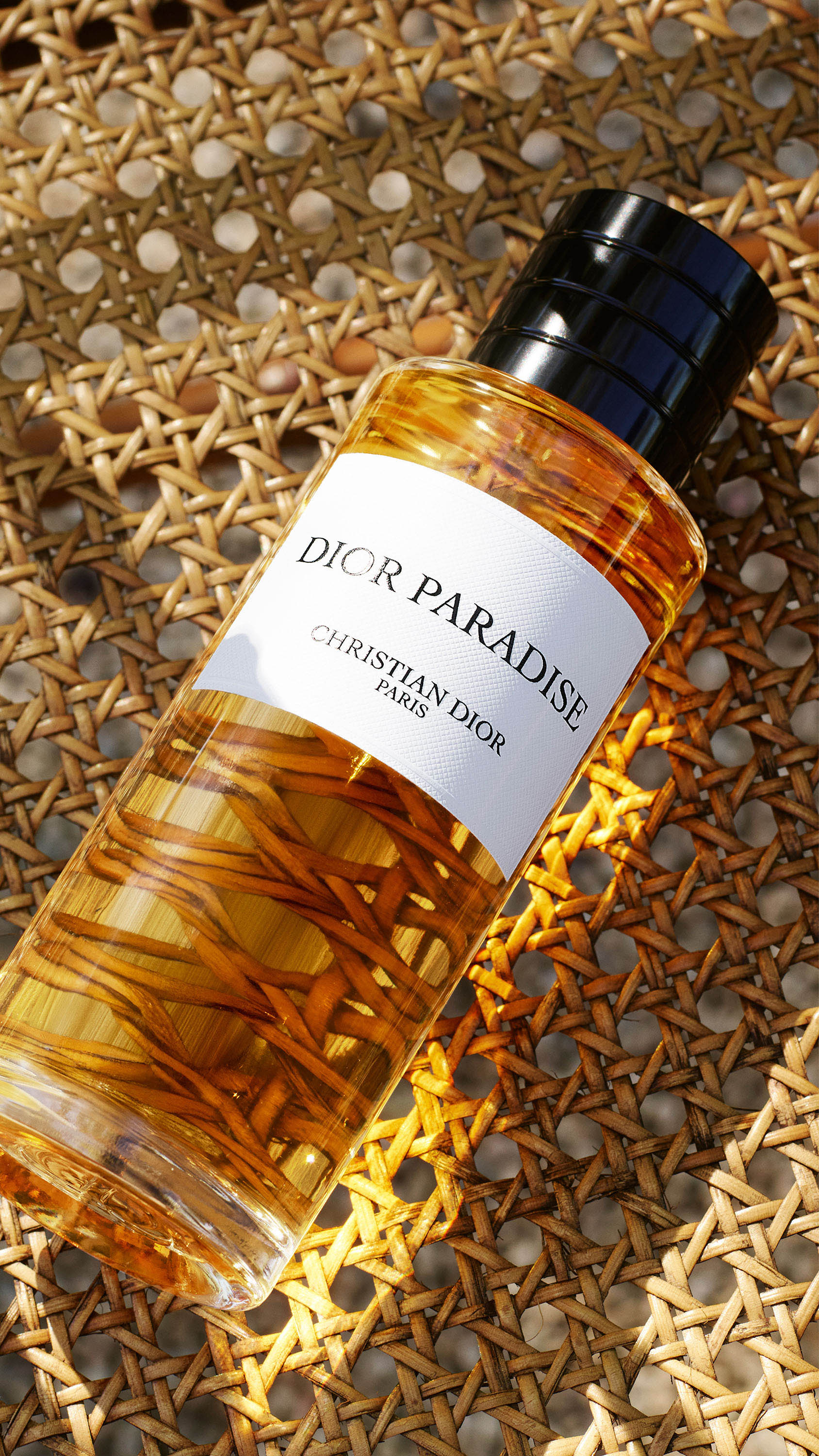 A26_SUMMER26_250928_DIOR_PARADISE_200_004_BASE_V1_1688x3000_d2745d30-1f24-4794-a2d0-d0b32e79ef1d.jpg