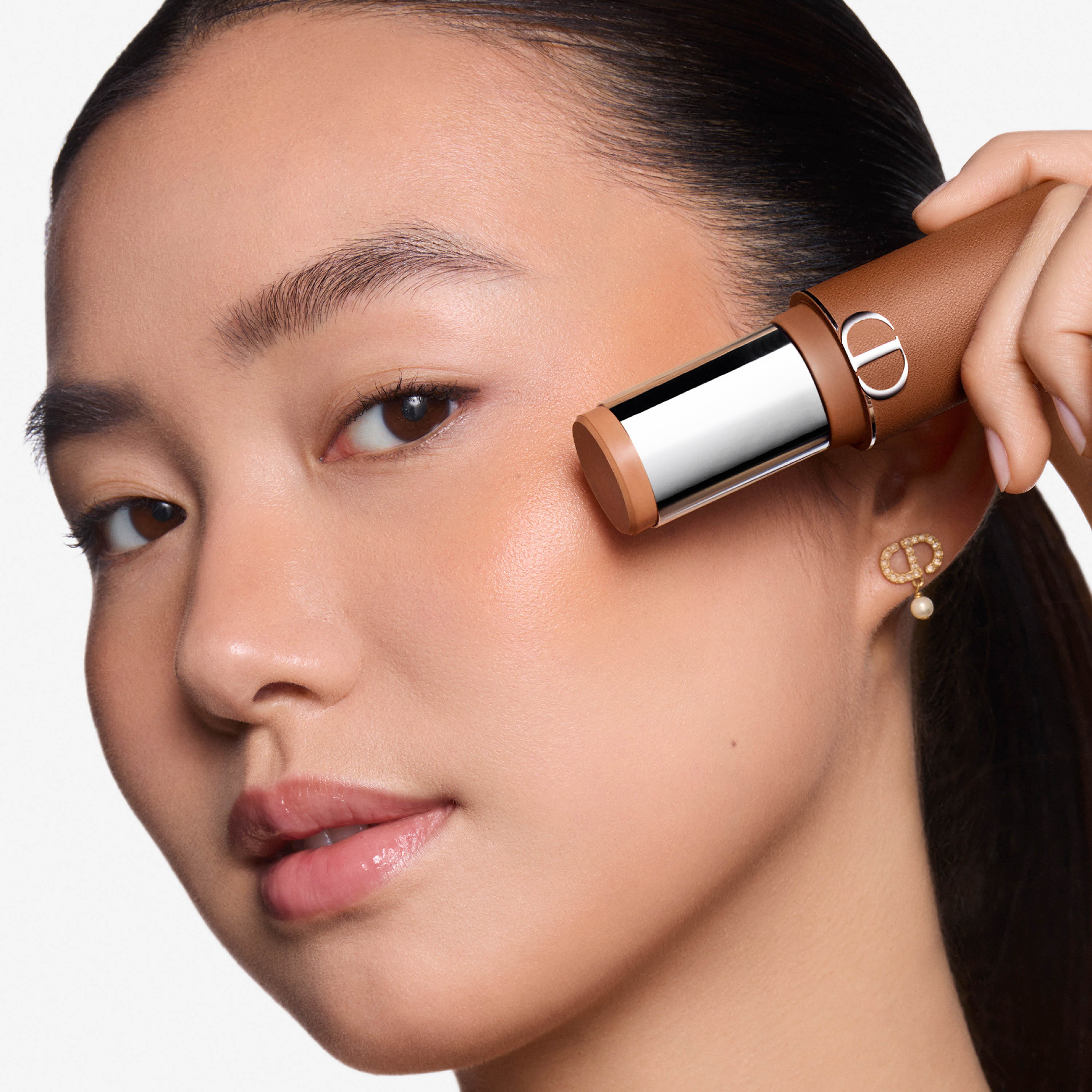 ATTITUDE_SKIN_BRONZE_SHADE01_3000x3000_5af5669e-804b-4b6f-a485-e87294e625a9.jpg