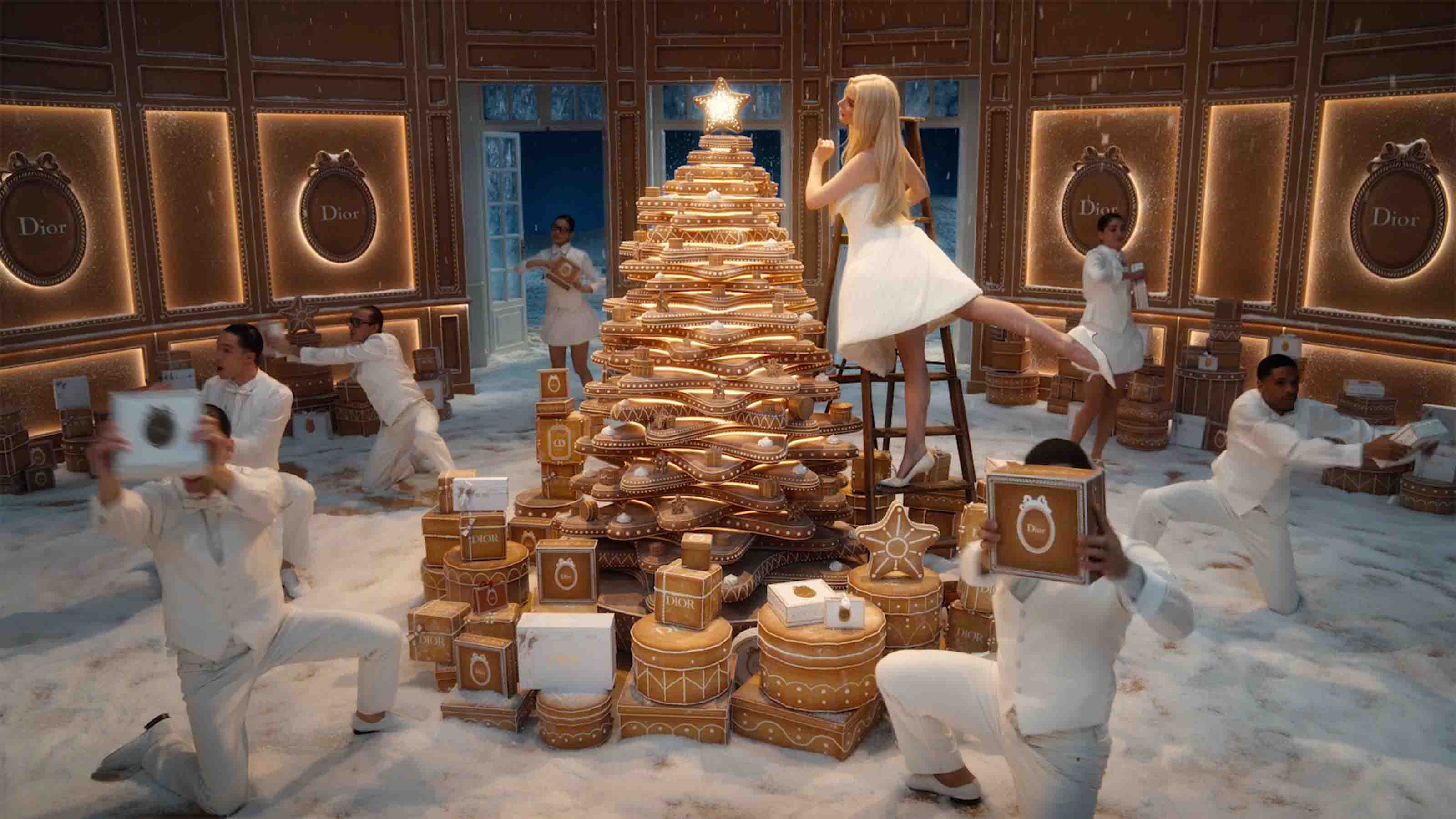 DIOR_XMAS_26_Main_30_16x9_IV.jpg