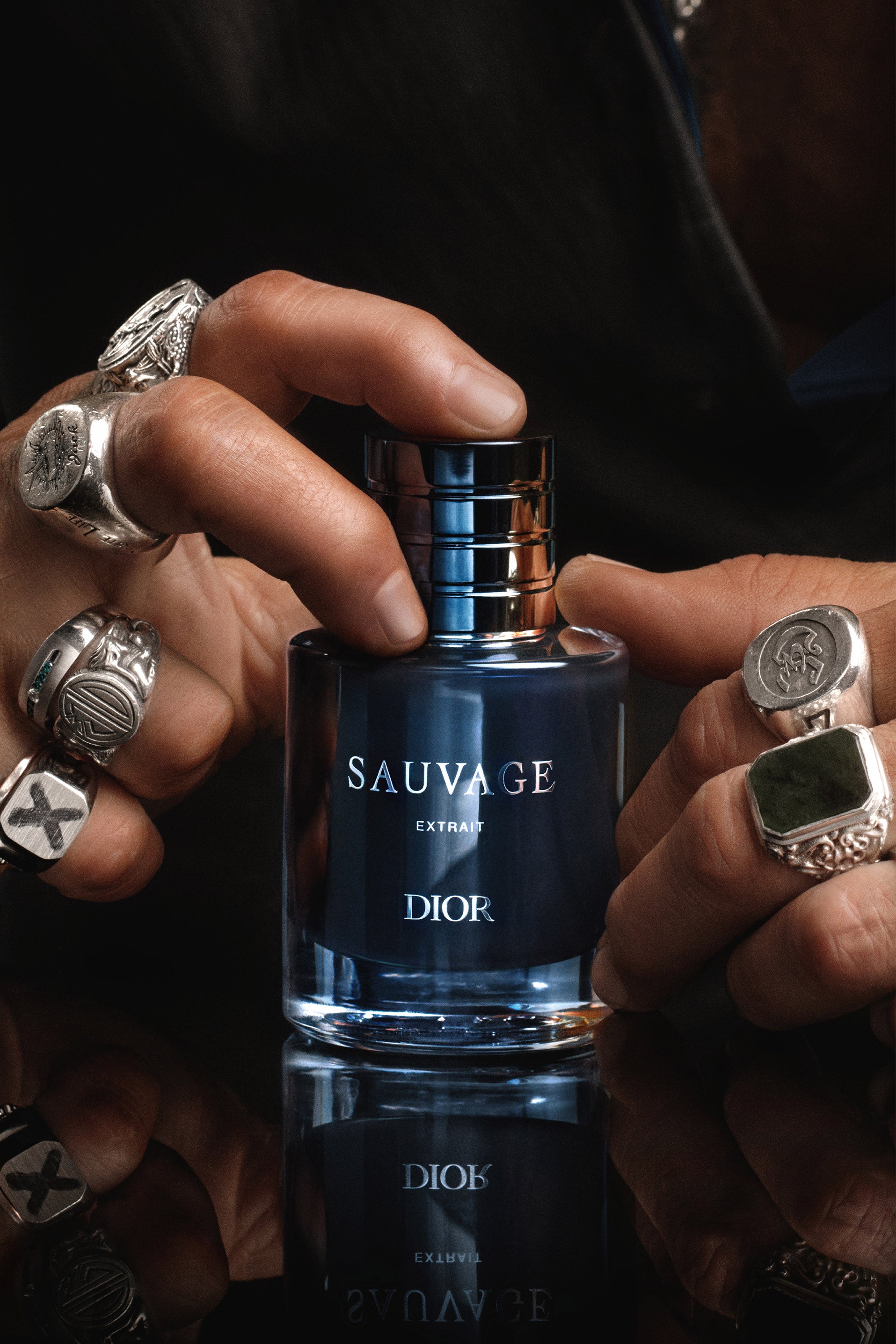 F103_SAUVAGE_EXTRAIT_26_M02Q_Mains_CHINA_MIDDLE_EAST_NEW_RING_E_L4_F39_2000x3000_1.jpg