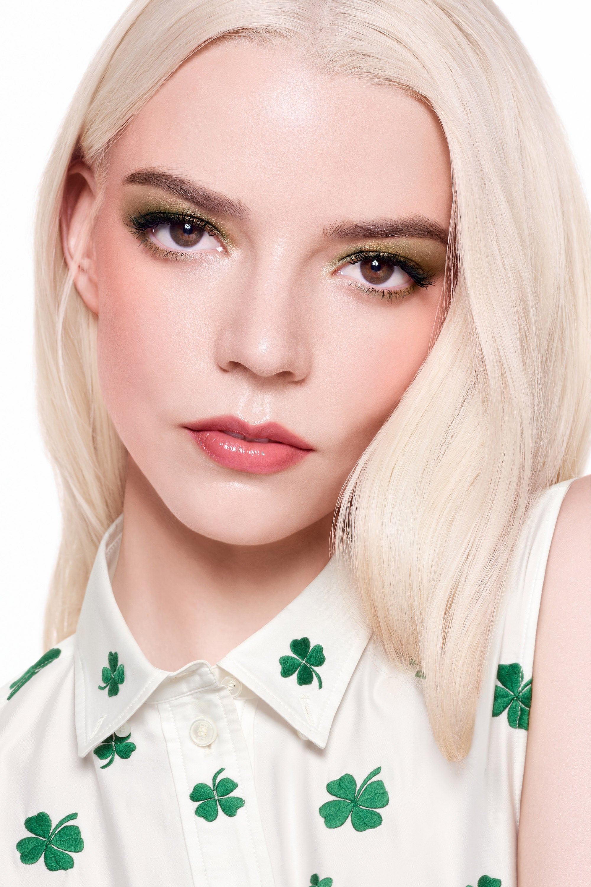 Fall26_LookBook_Anya-Green_2000x3000_V2.jpg