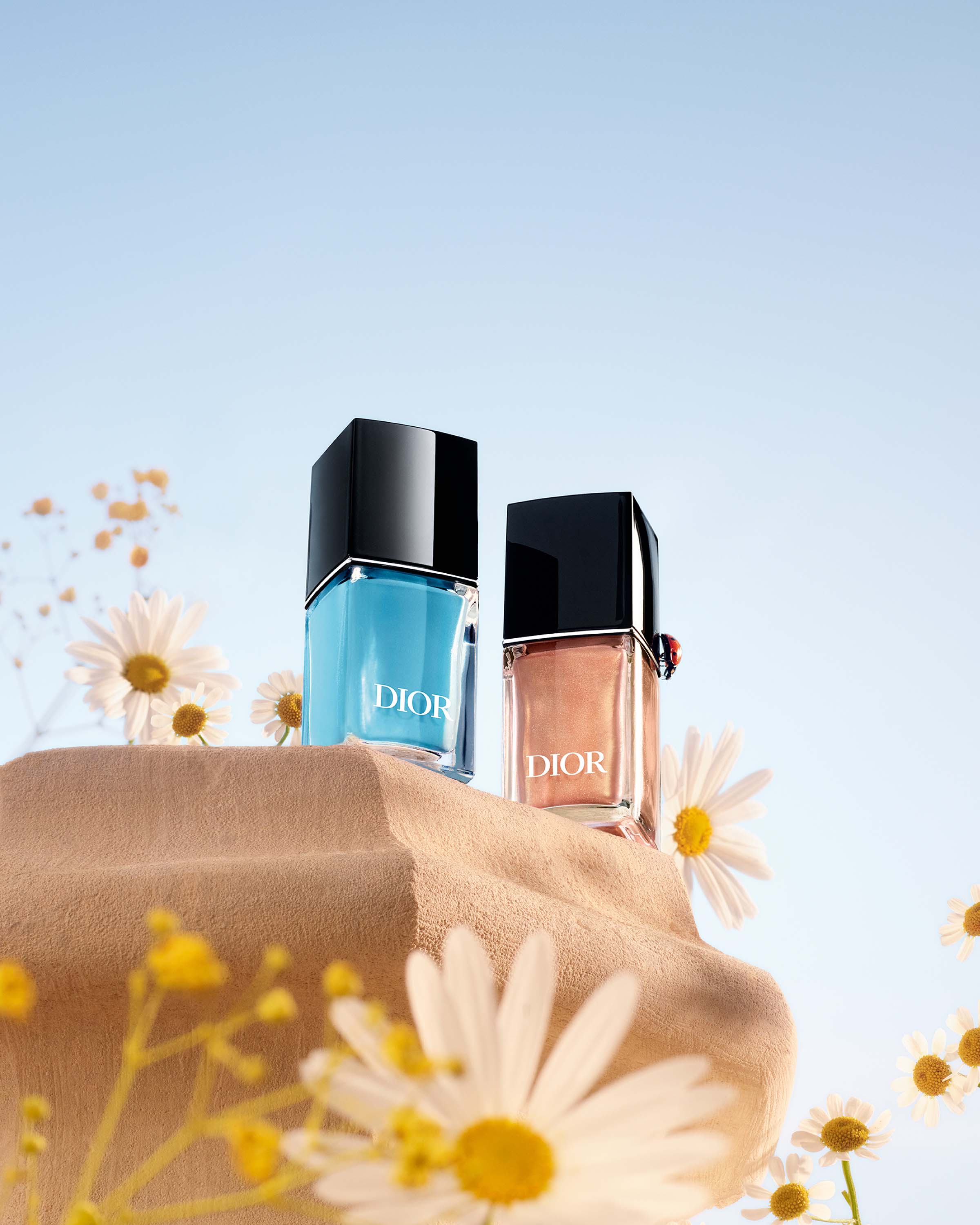 M228_SUMMER_LOOK_26_DUO_VERNIS_2400x3000_1.jpg