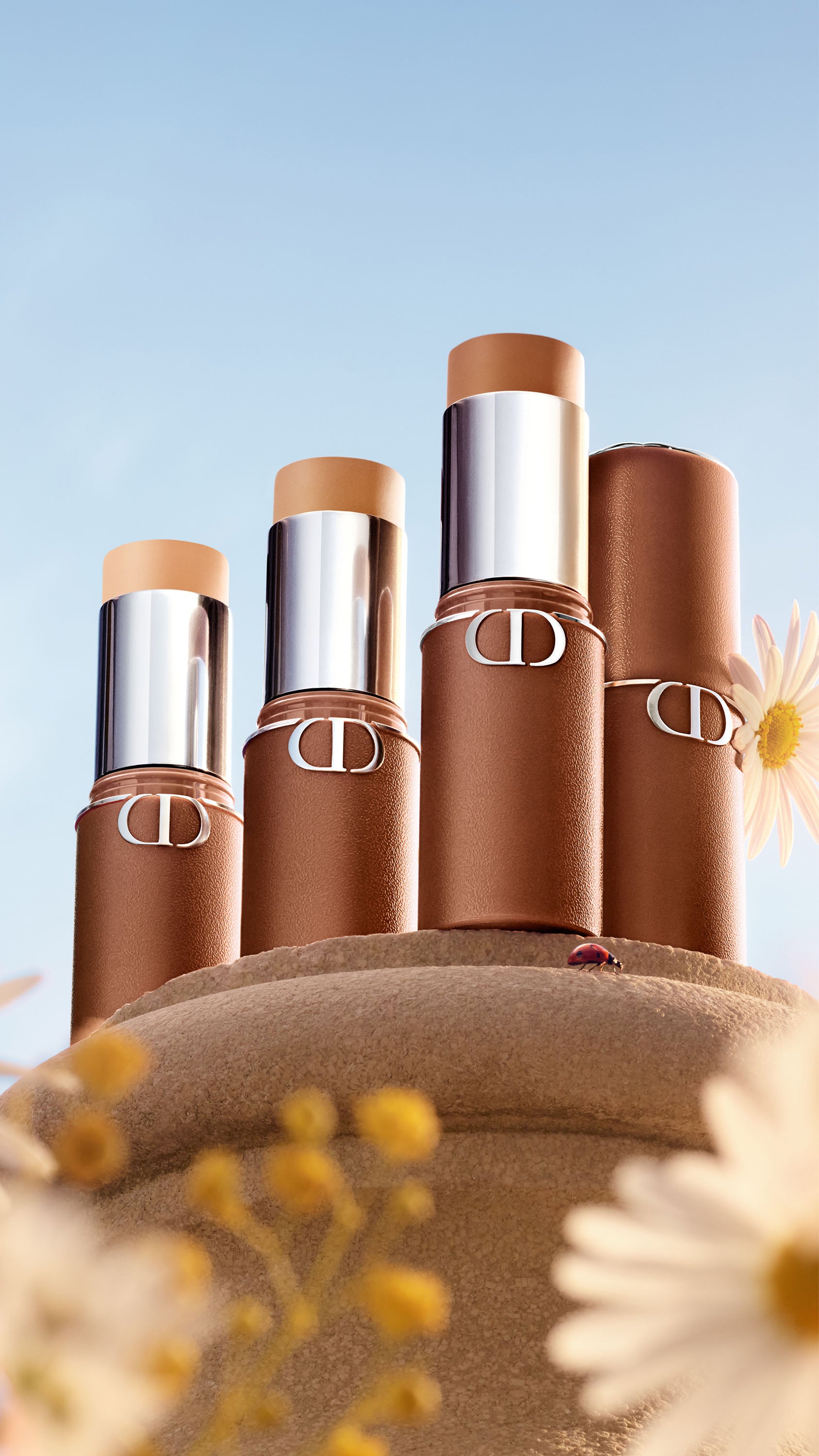 M228_SUMMER_LOOK_26_P12E_TRIO_BRONZER_STICK_1688x3000_635ca99a-1269-49af-8c0f-7009aab7e759.jpg