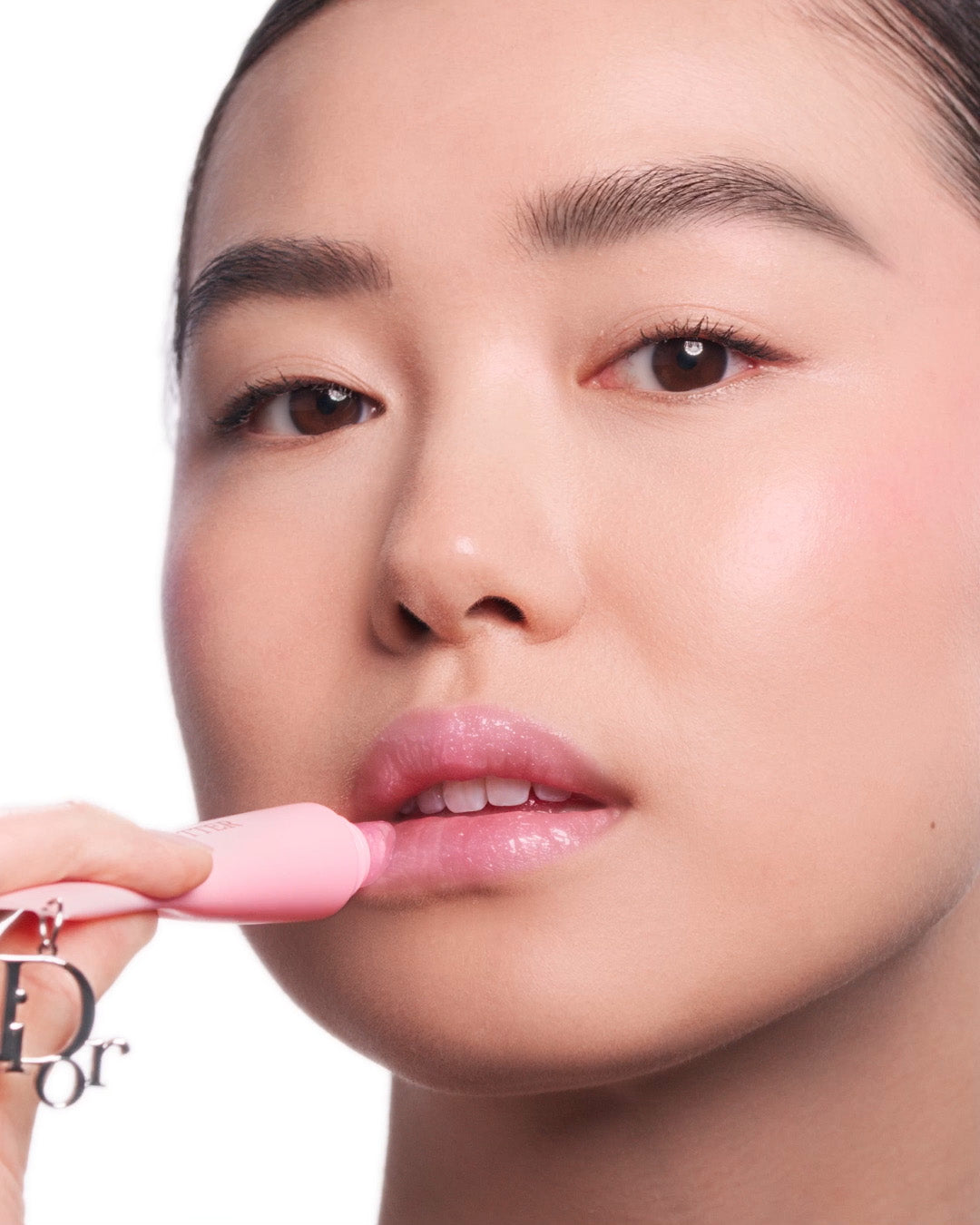 POSTER_DIOR_HT10_MAKE_UP_LIP_GLOW_BUTTER_BALM_4x5_VI.jpg
