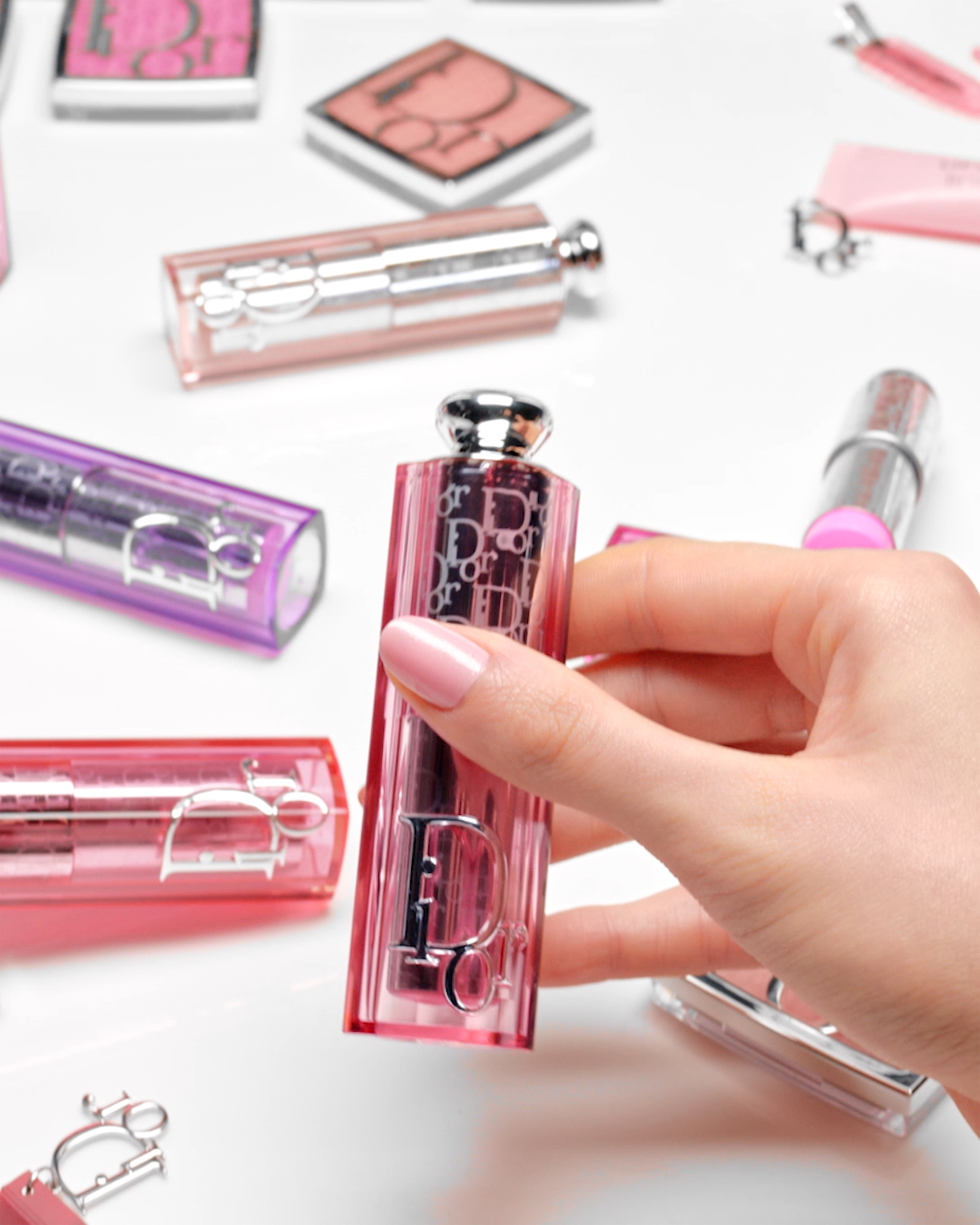 POSTER_Dior_Backstage_Rosy_Glow_Stick_MKT_20s_45_VA_MASTER_1.png