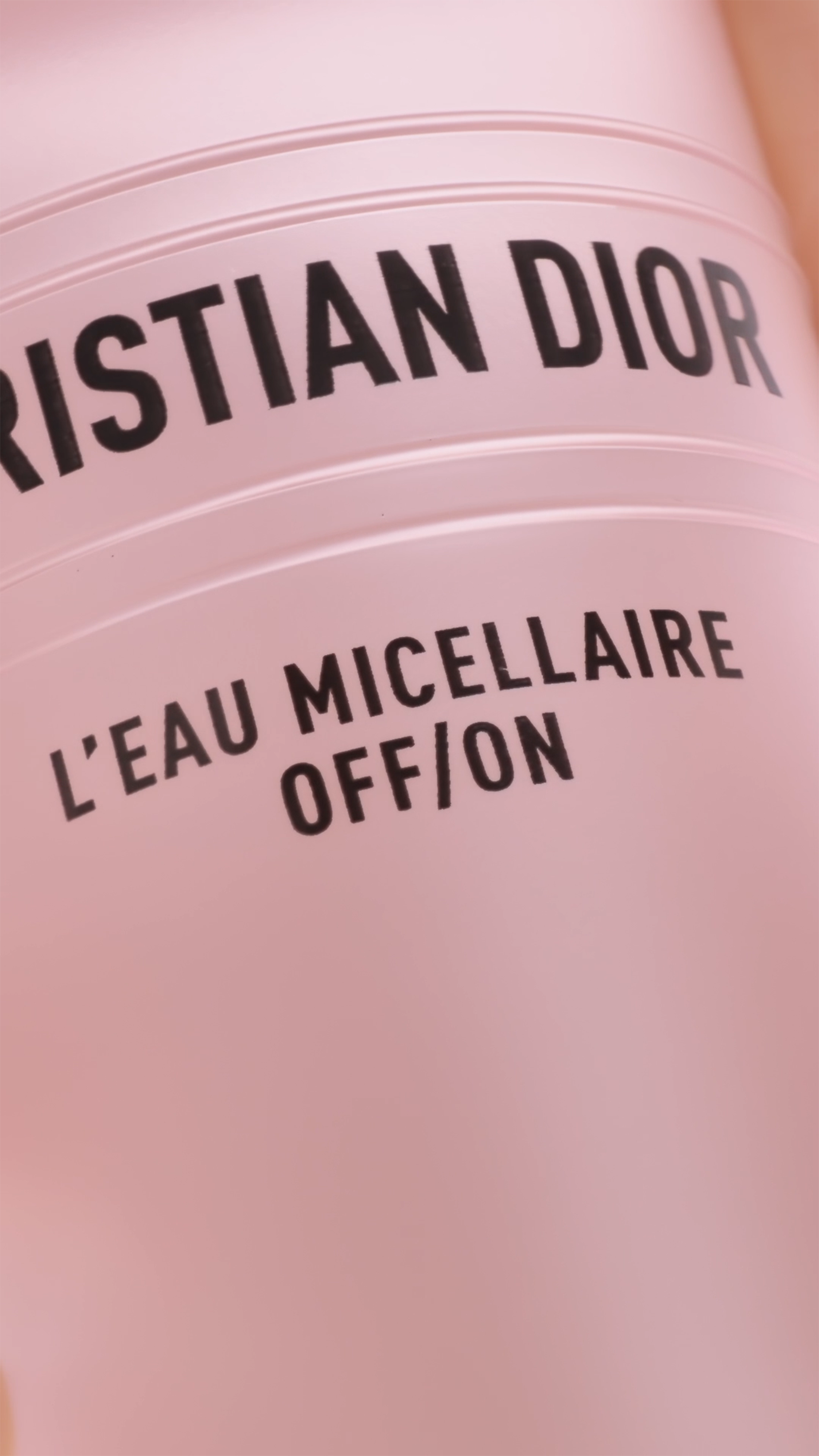 The_sounds_of_Dior_Skincare_2_EAUMICELLAIRE_916_fc5ea0ce-9358-4364-beeb-46c7af938e61.png