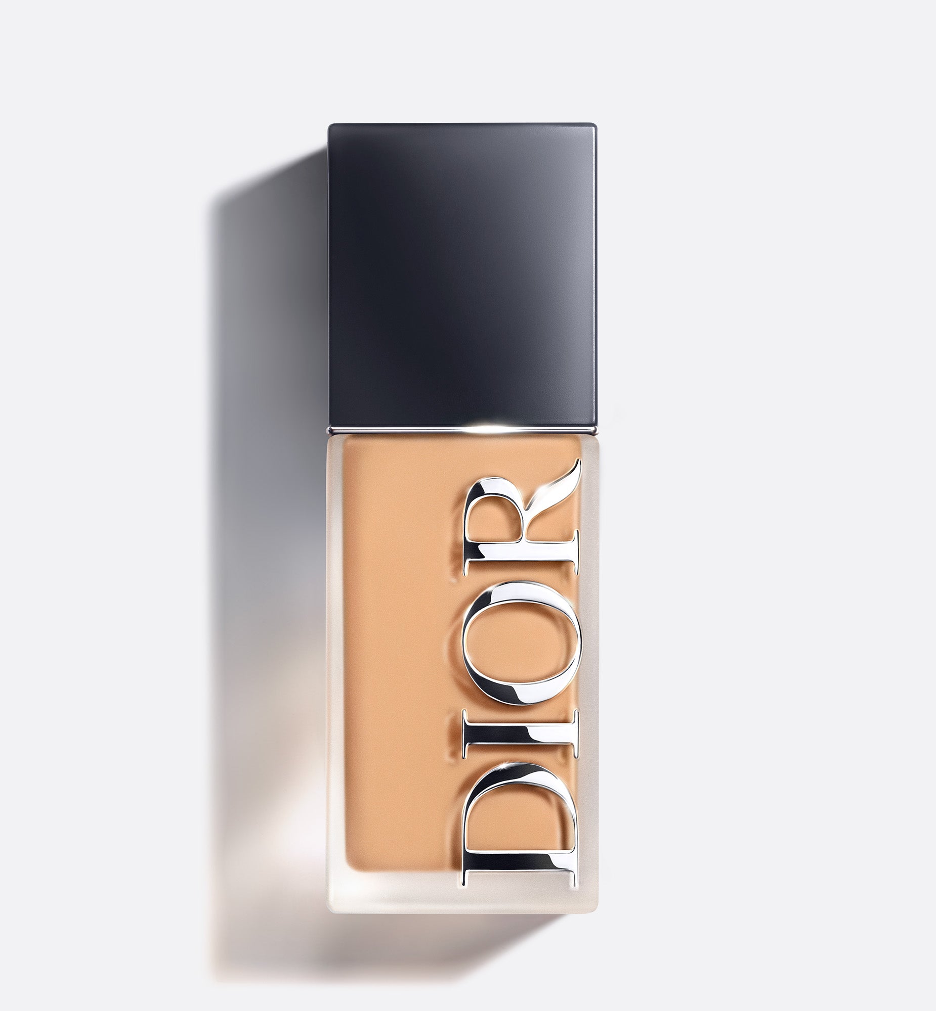 Dior Forever Skin Wear - מייקאפ בגימור מט עם אפקט טשטוש