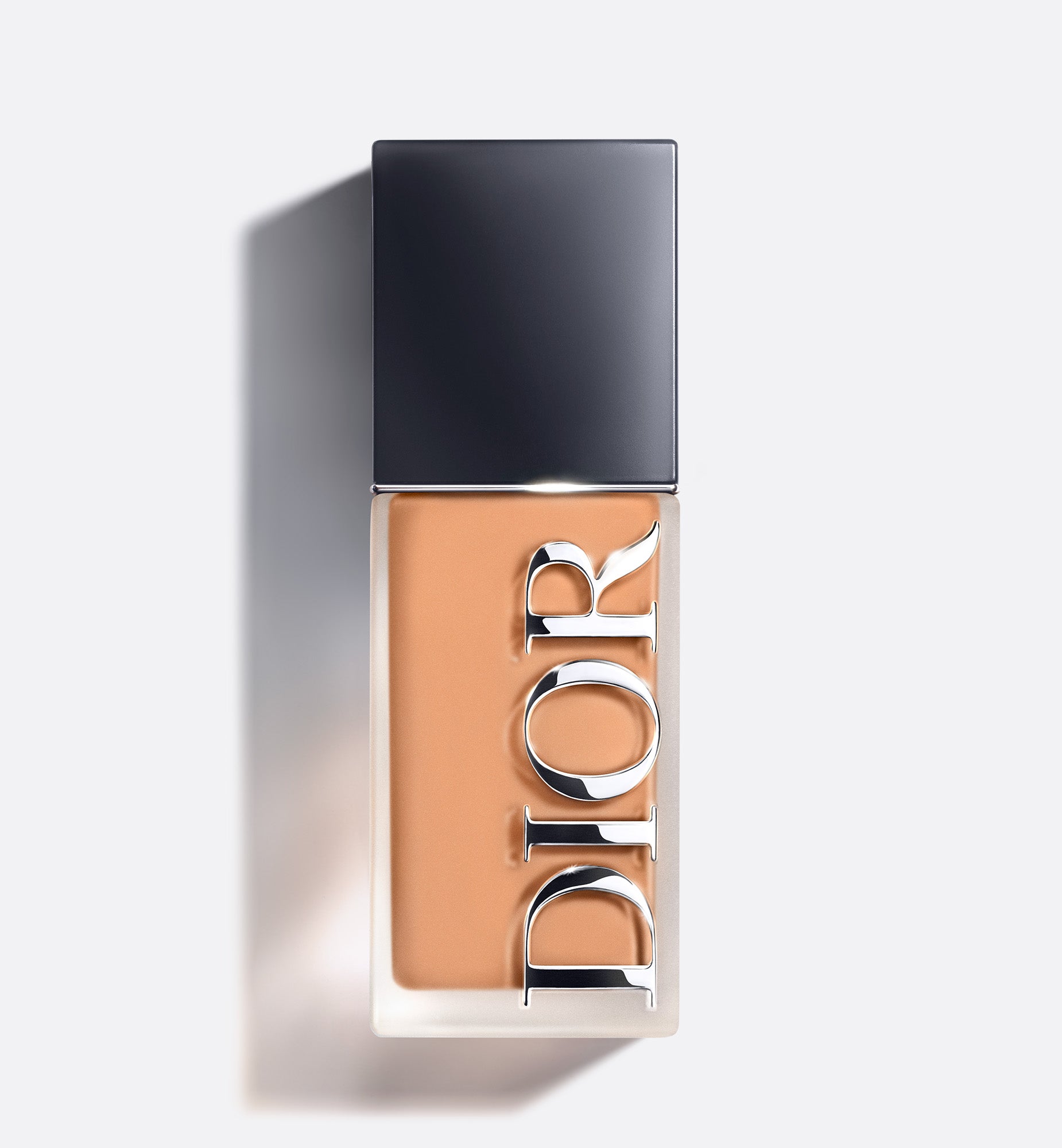 Dior Forever Skin Wear - מייקאפ בגימור מט עם אפקט טשטוש