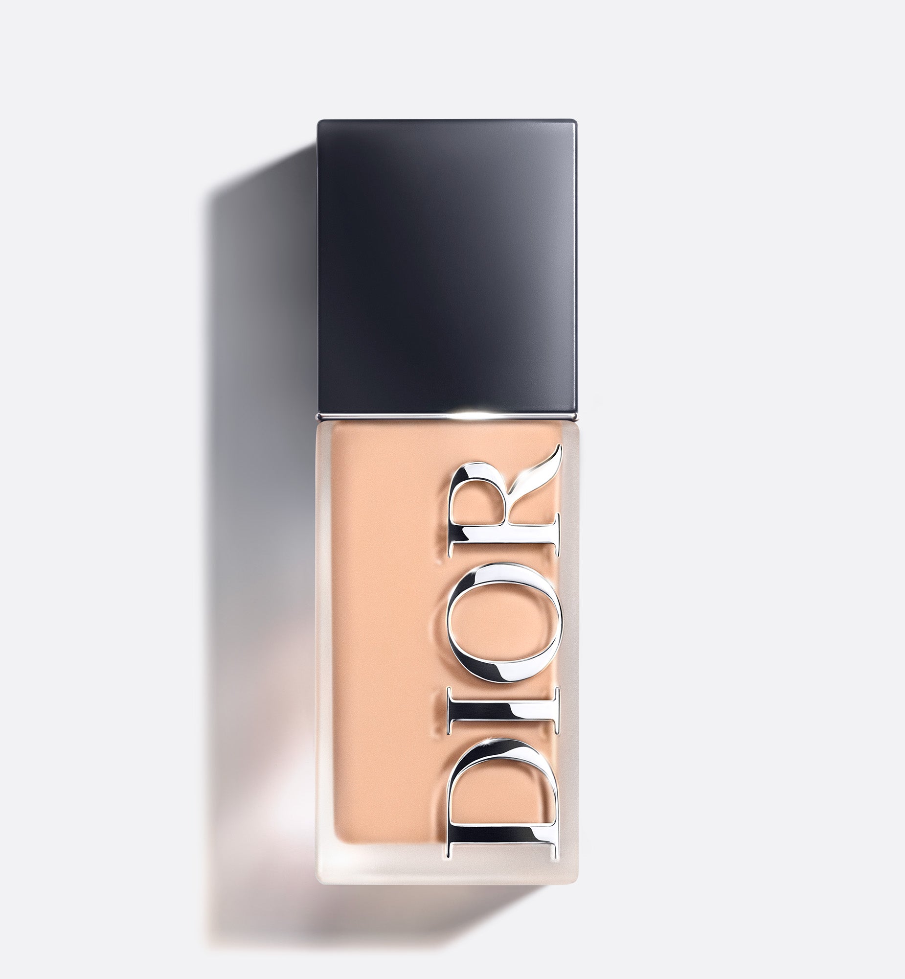 Dior Forever Skin Wear - מייקאפ בגימור מט עם אפקט טשטוש