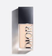 Dior Forever Skin Wear - מייקאפ בגימור מט עם אפקט טשטוש