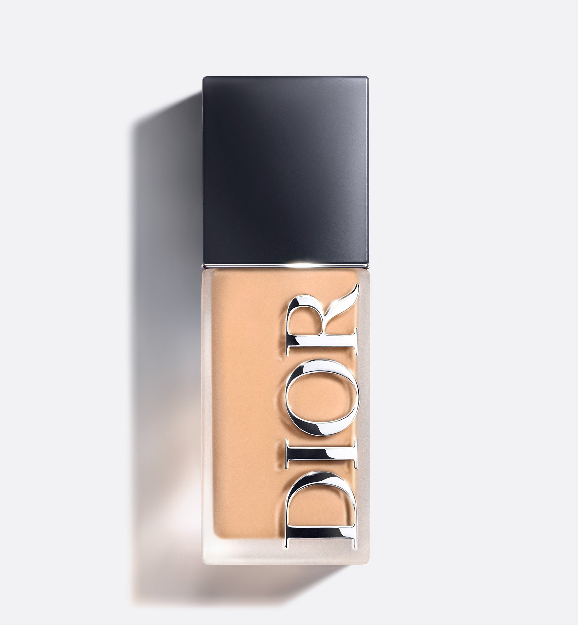 Dior Forever Skin Wear - מייקאפ בגימור מט עם אפקט טשטוש