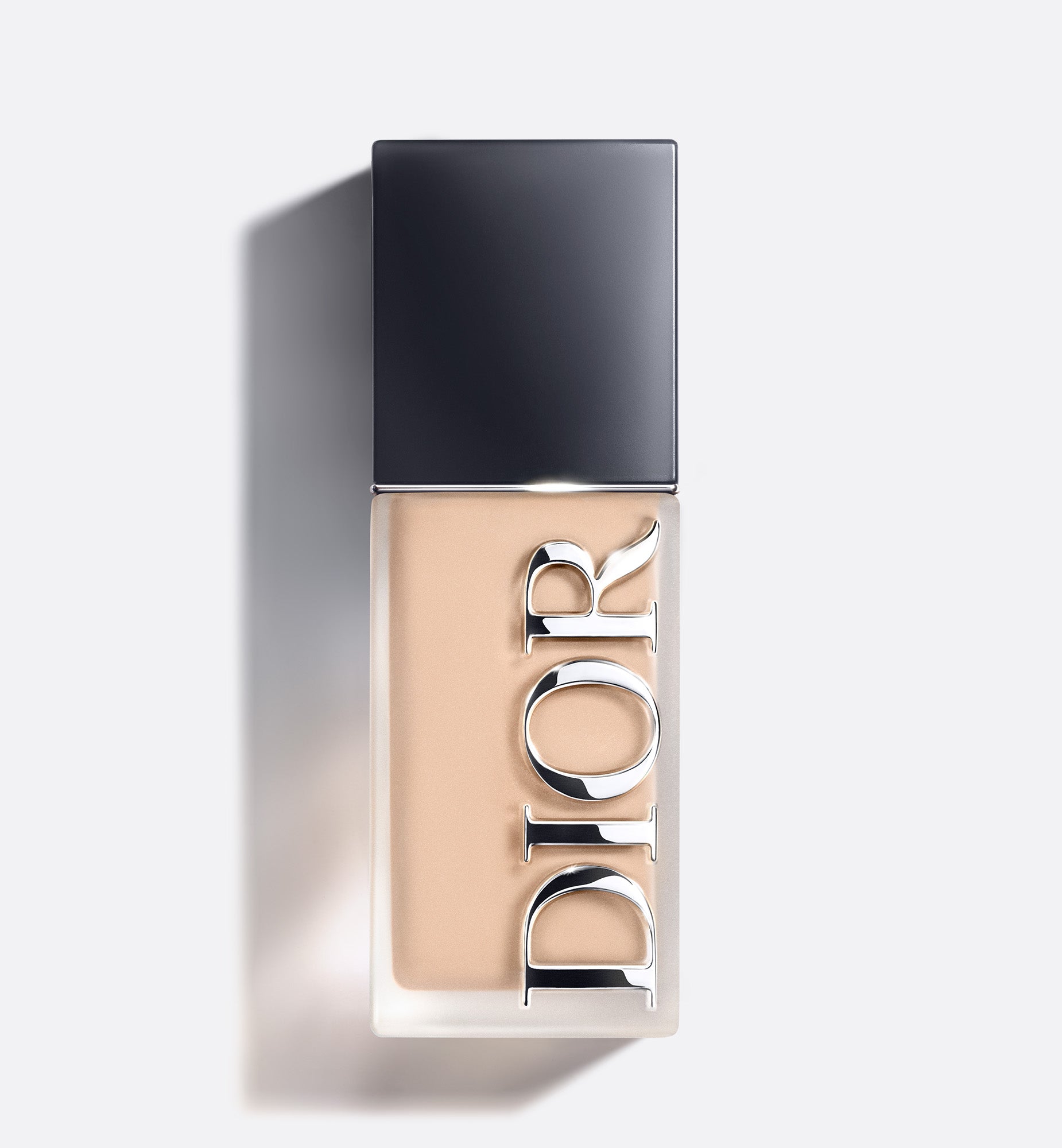 Dior Forever Skin Wear - מייקאפ בגימור מט עם אפקט טשטוש