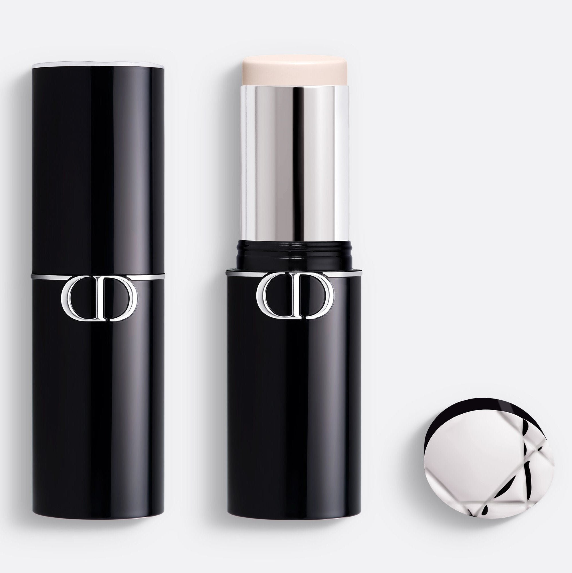 Dior Forever Skin Perfect - מייקאפ סטיק רב-שימושי – טשטוש מושלם – עמידות ולחות ל-24 שעות.