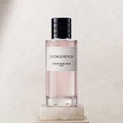 Dioramour