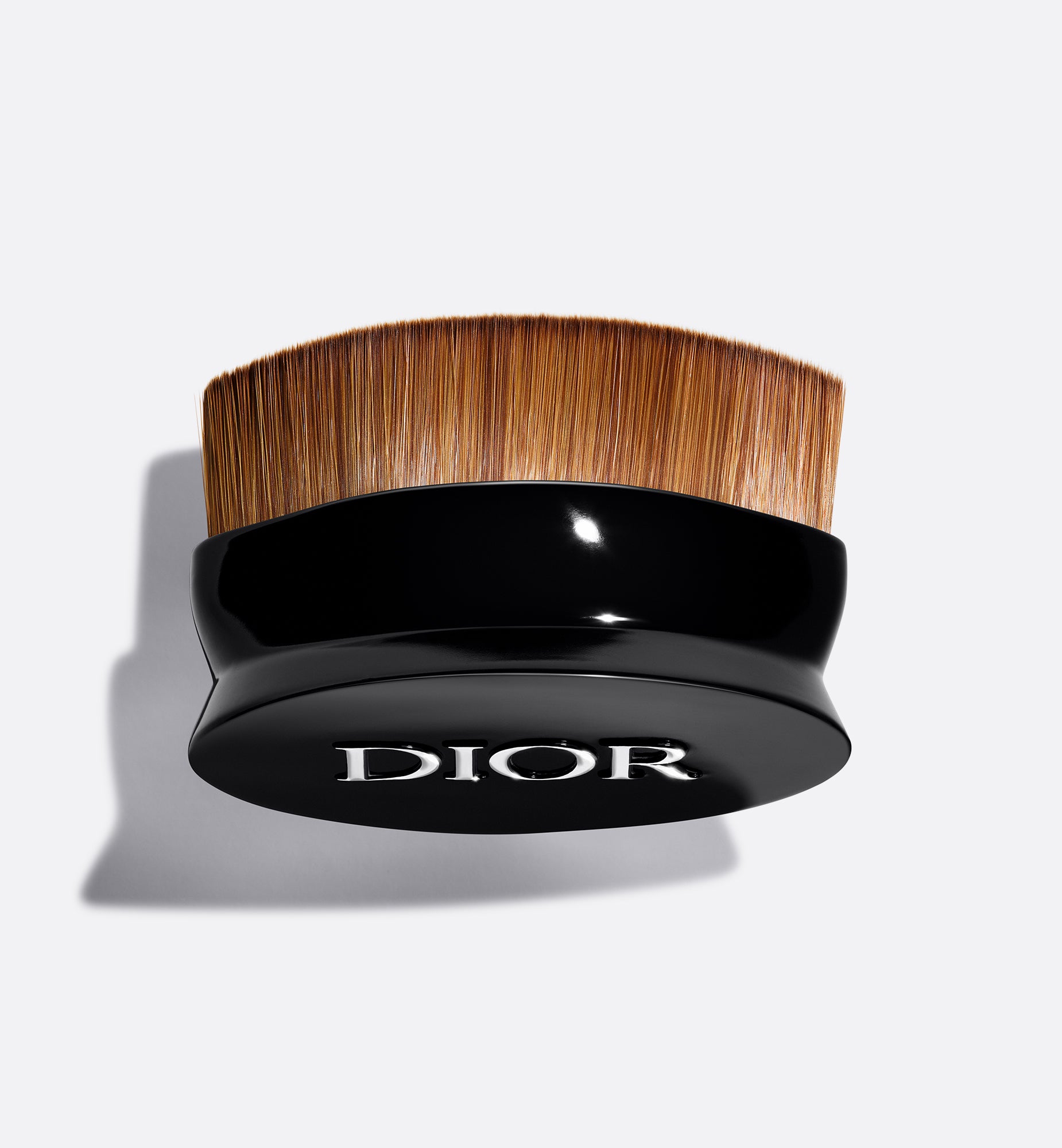 Kabuki Brush N°18 - מברשת מייק־אפ רב־שימושית